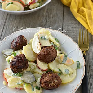 Kartoffelsalat mit Frikadellen