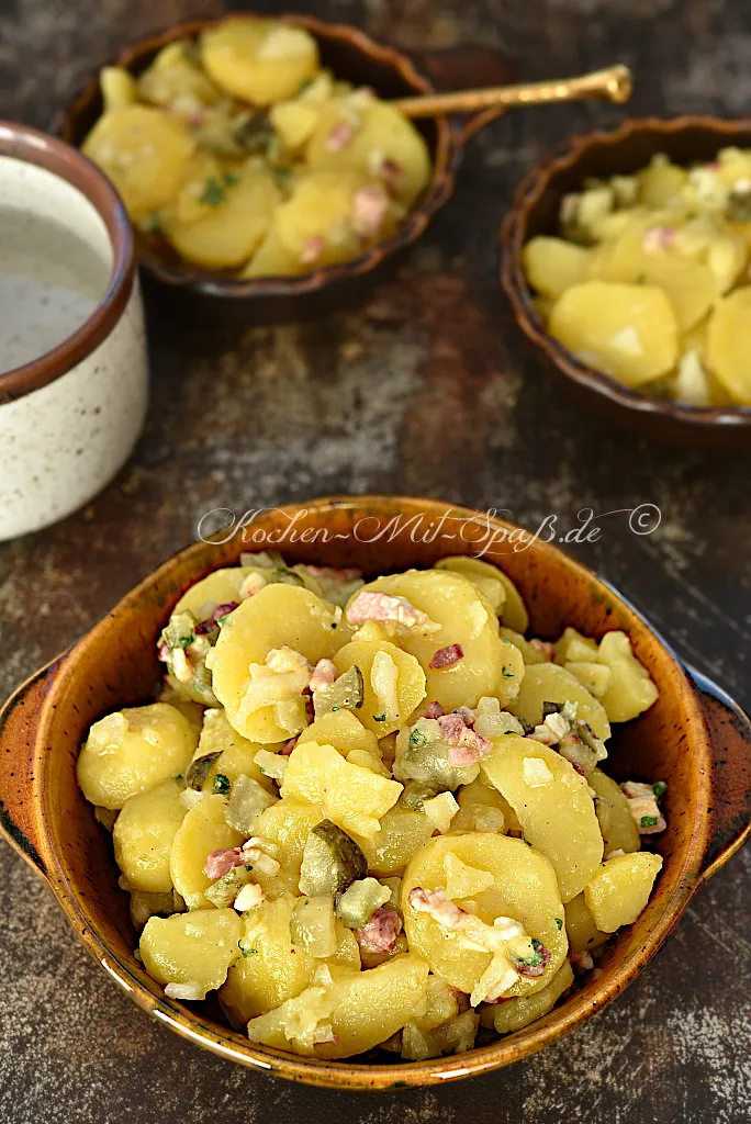 Bayrischer Kartoffelsalat mit Speck und Gurke Bayrischer Kartoffelsalat mit Speck und Gurke