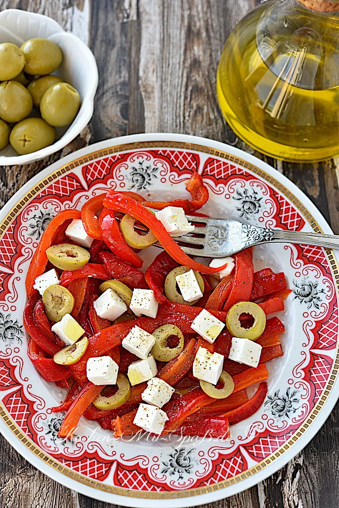 Gegrillter Paprikasalat mit Feta