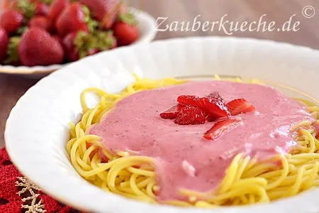 Nudeln mit Erdbeeren