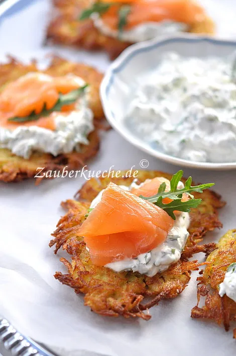 Knusprige Kartoffelpuffer mit Lachs