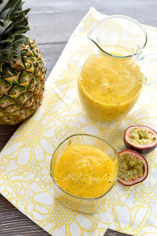 Mango- Ananas- Passionsfrucht- Smoothie