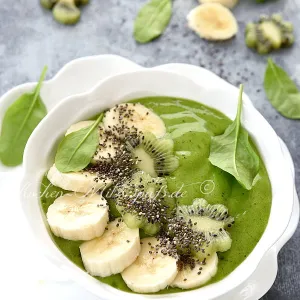 Spinat- Kiwi- Smoothie- Bowl