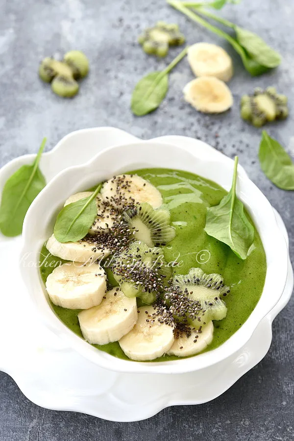 Spinat- Kiwi- Smoothie- Bowl