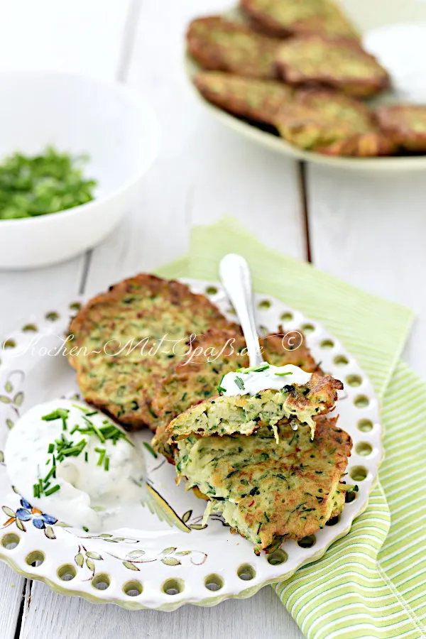 Zucchini-Puffer (Low Carb)