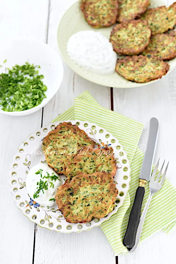 Zucchini-Puffer (Low Carb)