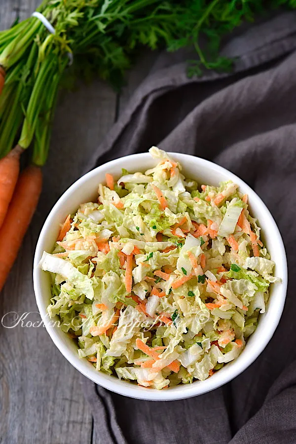 Chinakohlsalat mit Möhre und Apfel