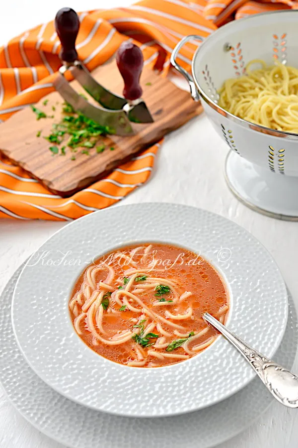 Tomatensuppe aus Tomatenmark