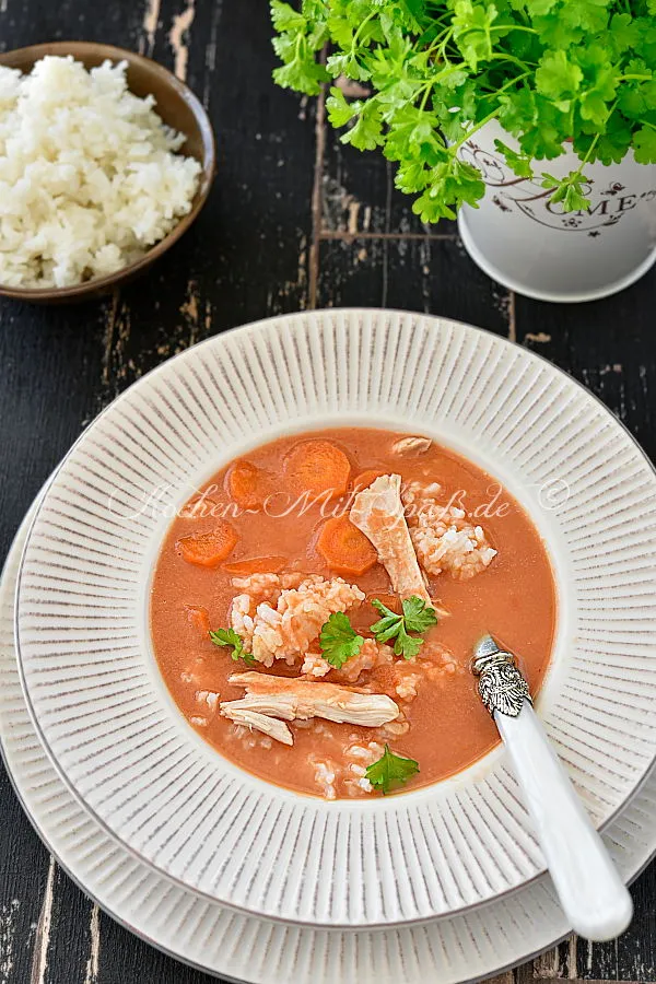 Tomatensuppe mit Dosentomaten