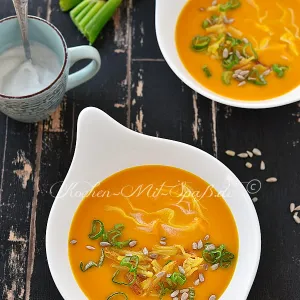 Kürbissuppe mit Kokosmilch und Orangensaft