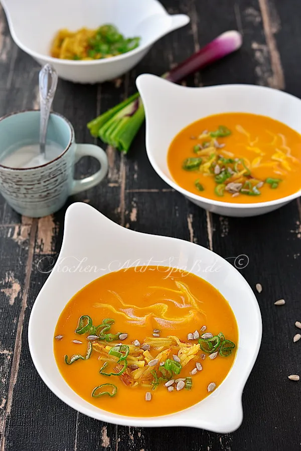 Kürbissuppe mit Kokosmilch und Orangensaft