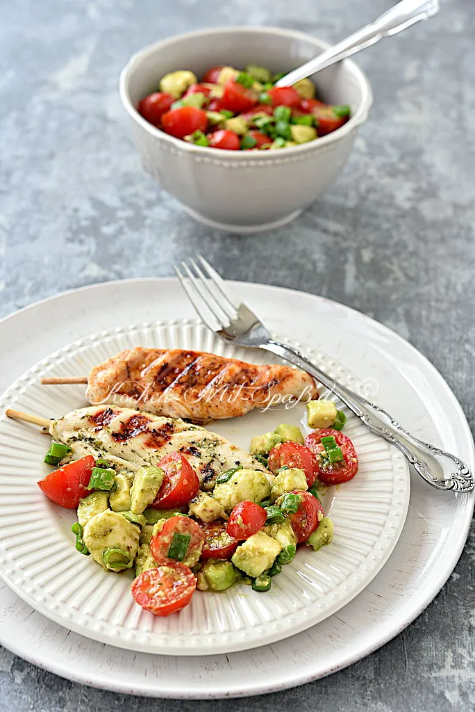 Avocado-Tomaten-Mozzarella-Salat