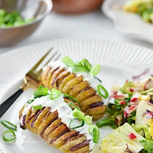 Hasselback-Kartoffeln mit Champignons und Zwiebeln