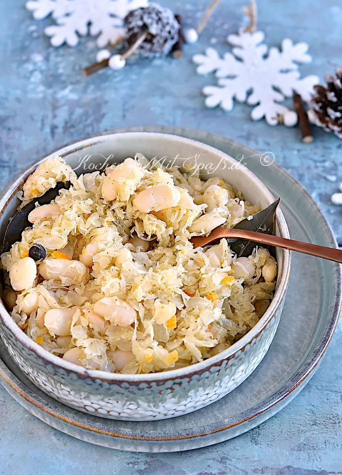 Sauerkraut mit weißen Bohnen