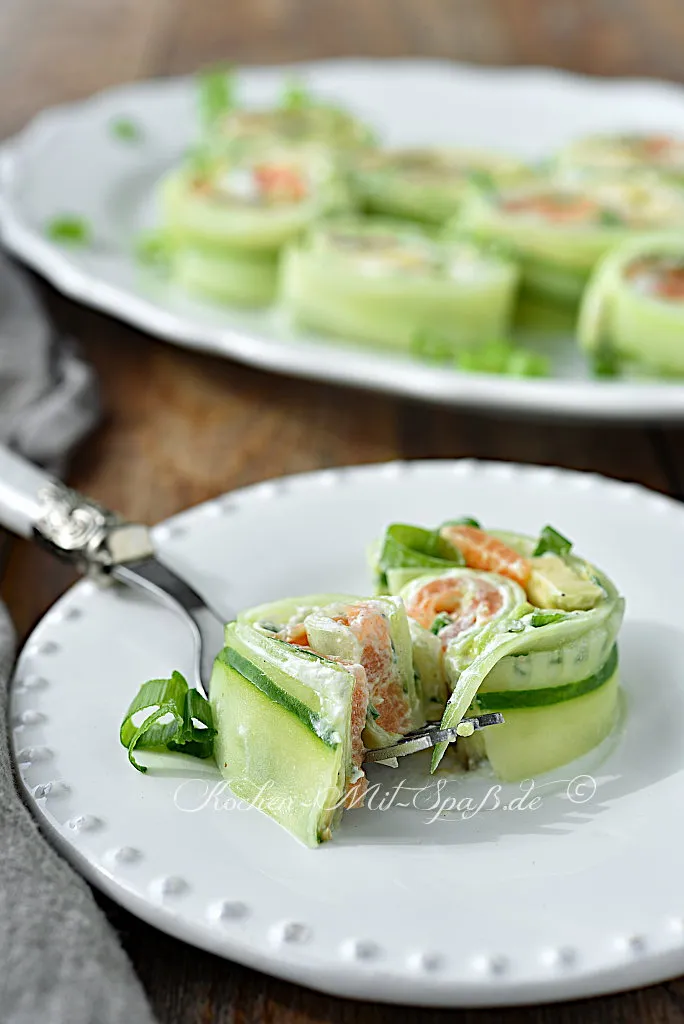 Lachs-Gurken-Röllchen