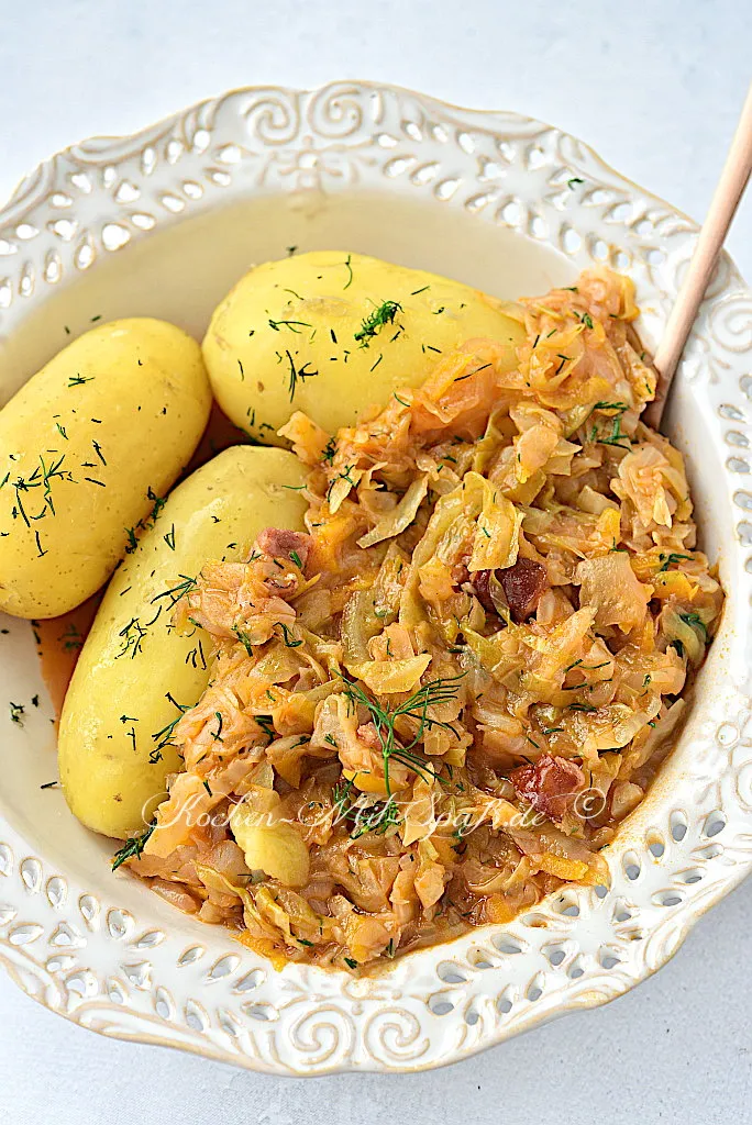 Bigos mit Frühkraut