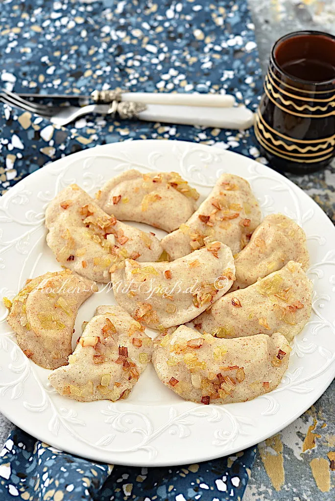 Glutenfreier Teig mit Leinsamen für Piroggen