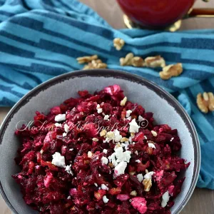 Rote-Bete-Salat mit Feta und Nüssen