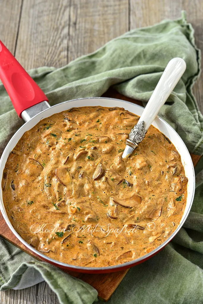 Pilzsoße mit Kokosmilch und Currypaste