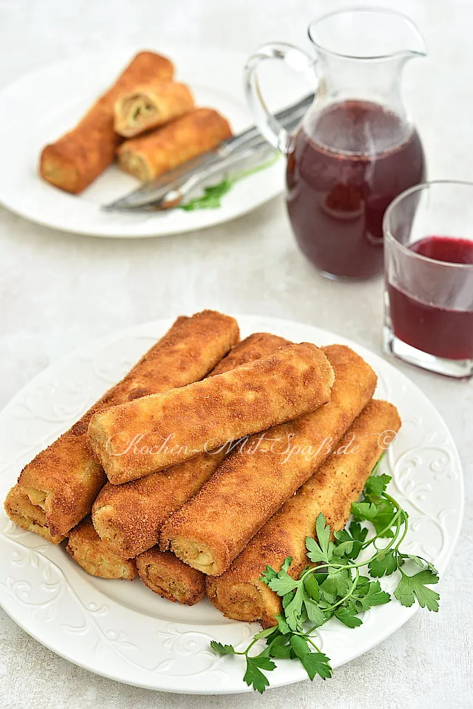 Panierte Pfannkuchen mit Fleisch